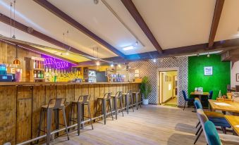 The Golden Fleece Inn