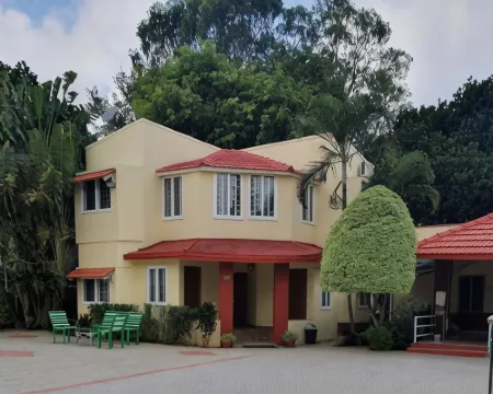 Peters Park Hotels in Yelegiri