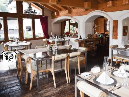 Hotel Daniela Отели рядом с достопримечательностью «Волли Парк Зуннегга»