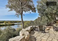 Amazing renovated acreage with heated pool + hottub (september 1