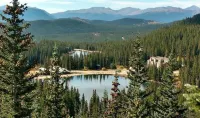 Modern 2br lakeview Condo in the mountains