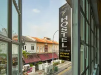 7 Wonders Hostel at Upper Dickson Hotels near Little India