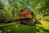 Hidden Gem in the woods with hot tub