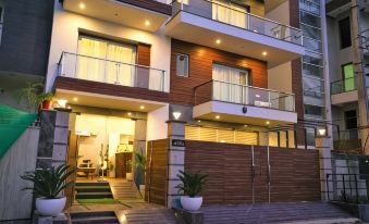 Lime Tree Hotel Pulkit Gurgaon-Artemis Hospital, Nearest Metro Huda City Centre