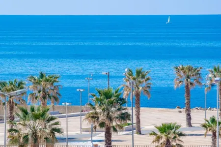 Tourist Appartment Port View - Free Transport Structure to Cruise Ship Отели рядом с достопримечательностью «Civitavecchia Port»