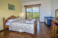 Fabulous Villa in Coral Bay Near Beach, Amenities - Kitchens