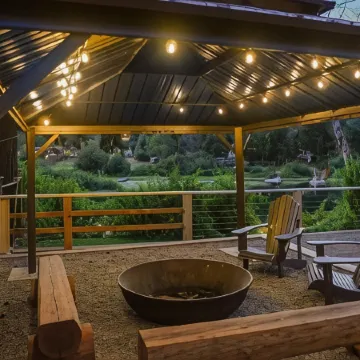 Cowichan Lake Cottages -Riverside