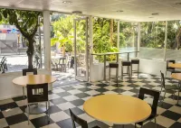 오베르쥬 드 젊음 HI 니스 - 레스 카멜리아