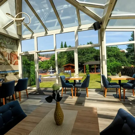 Hotel Opal