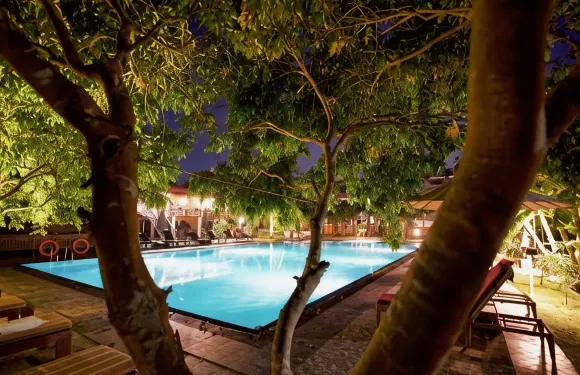 4 U薩利亞花園酒店