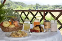 SMyleINN Farm Hotels in La Union