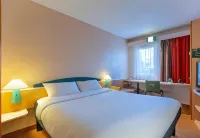 B&B HOTEL Blois Nord Vallée Maillard Hoteles cerca de Le Vieux Blois
