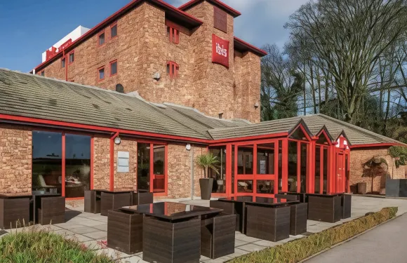 宜必思倫敦魯頓機場酒店