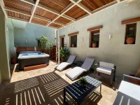Andros 4 All Seasons Villas & Suites - Hot Tub