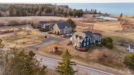 Amherst Shore Country Inn