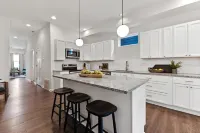 Townhome in Indianapolis - 7 minutes from downtown Indy