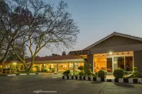 Kadoma Hotel & Conference Centre - bar