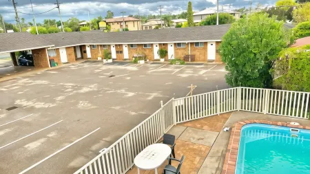 Golden Grain Motor Inn Отели в г. Неминга