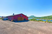 퀴엇 마인드 마운틴 로지, 리트리트 및 스파 쿠야마카 호 주변 호텔