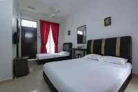 Cerana Villa Eco Resort Hotels in Kemumin