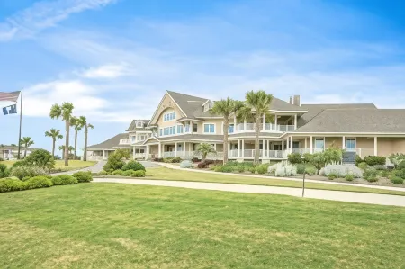Ocean Views and Expansive Deck - Stunning Coastal Haven
