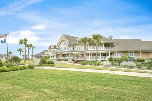 Ocean Views and Expansive Deck - Stunning Coastal Haven