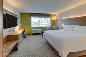 Holiday Inn Express & Suites Roanoke – Civic Center