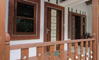 Penginapan Udin Syariah Bukit Rhema by Zuzu