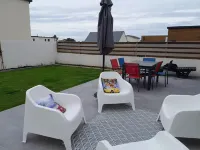 Maison Neuve, 400m de la Plage, 500m du Bourg, Location à la Semaine,