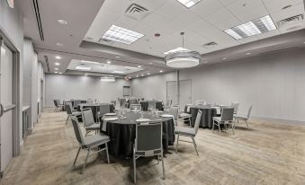 DoubleTree Suites by Hilton Huntsville South