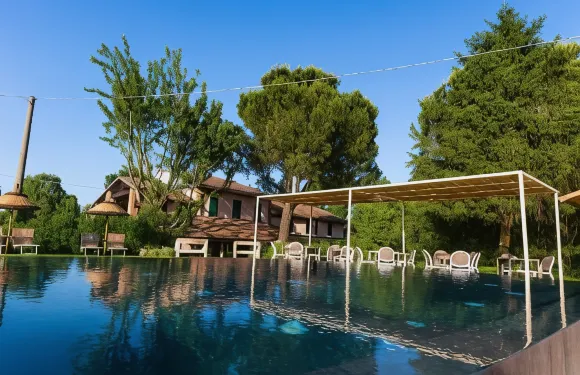 阿格里圖裡斯莫特里利酒店