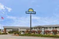 Days Inn by Wyndham Auburn Hotels in Auburn
