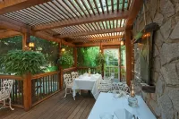 Narrow Gauge Inn Hotel a Fish Camp