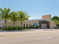 Downtown Hollywood Gardens Inn & Suites Hotels near Young Circle Shopping Center