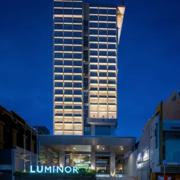 Luminor Hotel Pecenongan Jakarta by WH Отели рядом с достопримечательностью «Собор Джакарты»