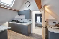 Host & Stay | The Loft @ Skinner St - Homestays