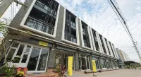 Bees Smile Hotel Hotel in zona Ramkhamhaeng University Chiang Rai Campus in Honour of Honour of His Majesty the King
