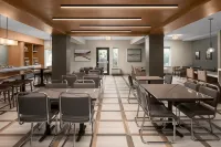 DoubleTree by Hilton Salem فنادق في ساليم