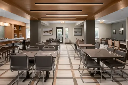 DoubleTree by Hilton Salem Отели рядом с достопримечательностью «Уилламетт»