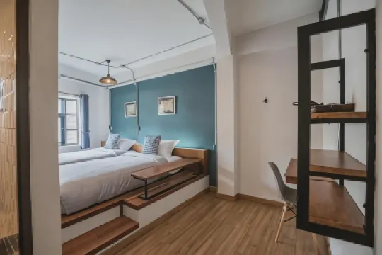 Chernchan Hostelเชิญจันท์ โฮสเทล โรงแรมใกล้ชุมชนริมน้ำ จันทบุรี