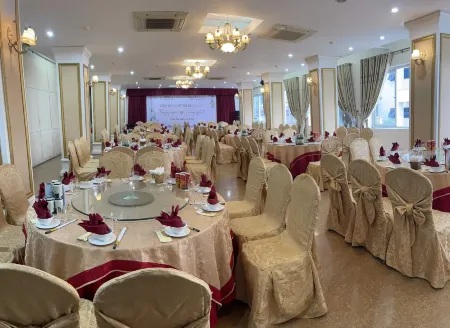 White Hotel Отели в г. Хатинь