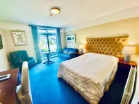 เบลเวเดียร์ ลอดจ์ โรงแรมใน