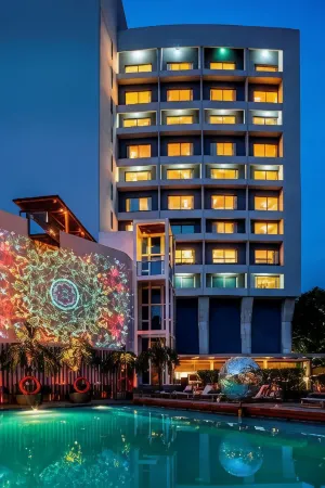 The Park New Delhi Отели рядом с достопримечательностью «Суоми Вивекананд Гарден»