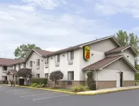 Super 8 by Wyndham Mentor/Cleveland Area Hotel a 