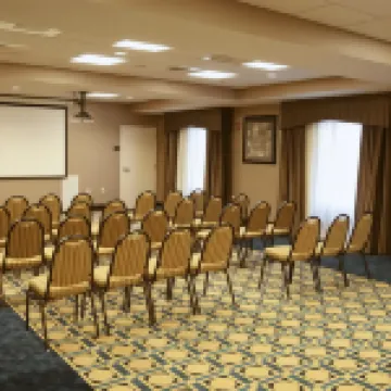 ハンプトン イン トピカ