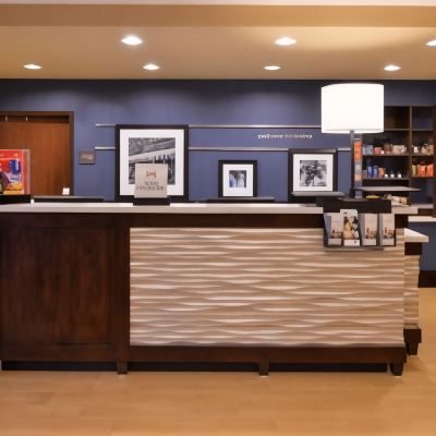 フロントデスク ハンプトン イン ローマの写真