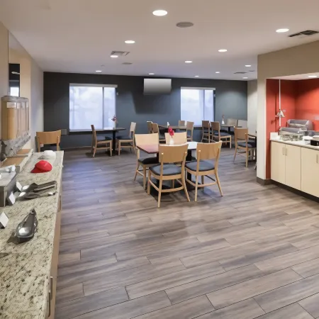 TownePlace Suites by Marriott Panama City Отели рядом с достопримечательностью «Хиленд Парк Спортс»