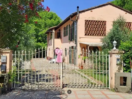 Pomegranate Apartment - farmhouse Podere Travalda