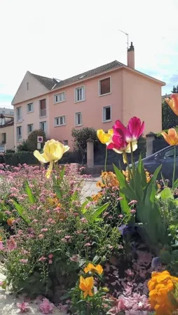 Duplex apartment 120 m2 in a peaceful little town on the outskirts of Paris