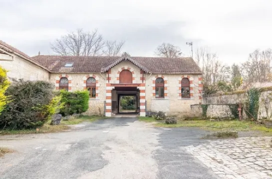 LA BUANDERIE - Large two-bedroom apartment, luxurious appointments! Hotels in Jonzac